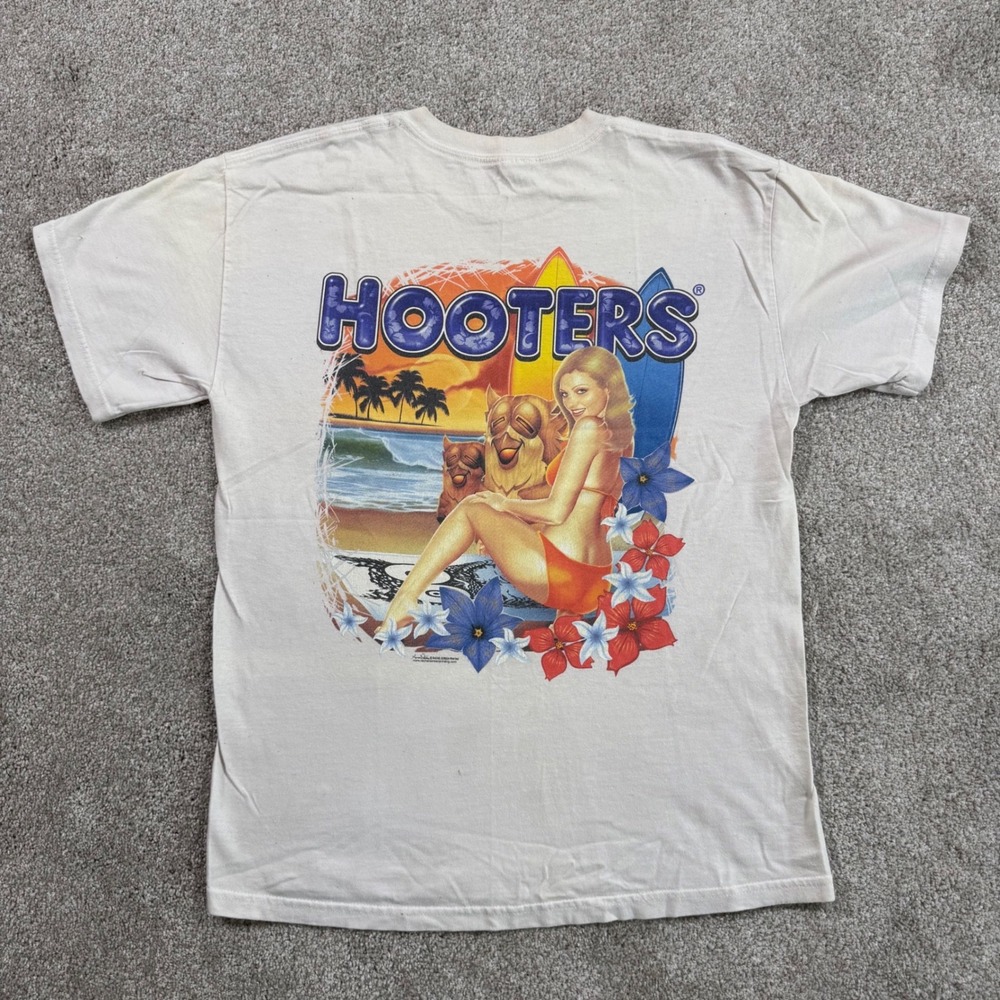 Vintage Hooters Graphic T-Shirt Mens L White Beach Bikini Babe Surfboard Tee